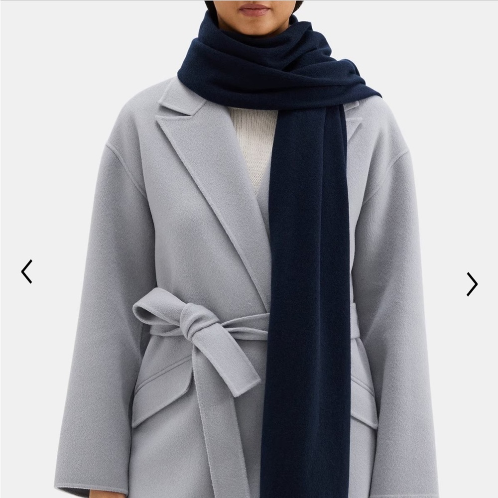NWT Theory large cashmere shawl scarf